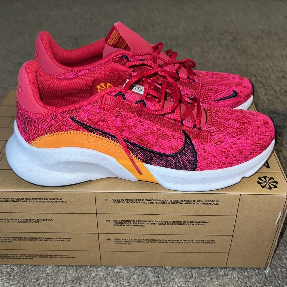 Nike Women’s Superrep Go 3 - size 8 Never Worn